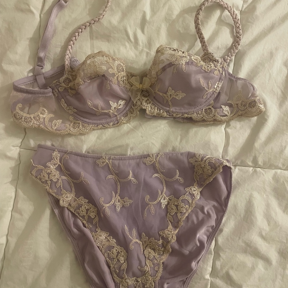 Elegant Lace Trim Purple Lingerie Set